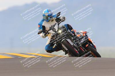 media/Sep-11-2022-SoCal Trackdays (Sun) [[81b7e951af]]/Turn 9 (930am)/